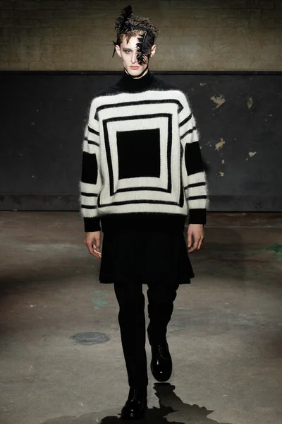 Look 11